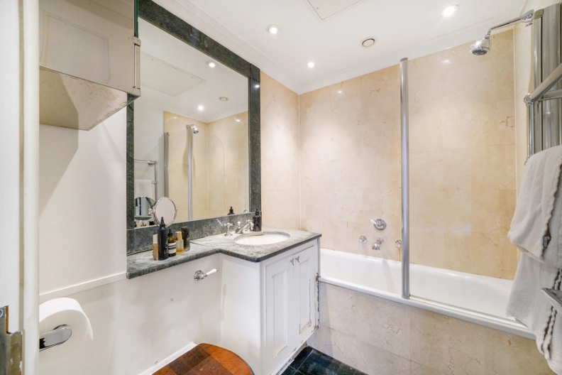 1 bedroom apartments/flats to sale in Coleridge Gardens, Fulham-image 5