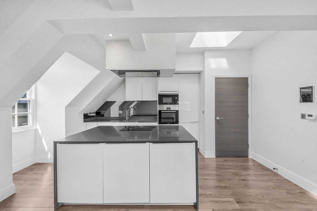 3 bedrooms apartments/flats for sale in Kew Bridge Road, Brentford - TW8 view 3