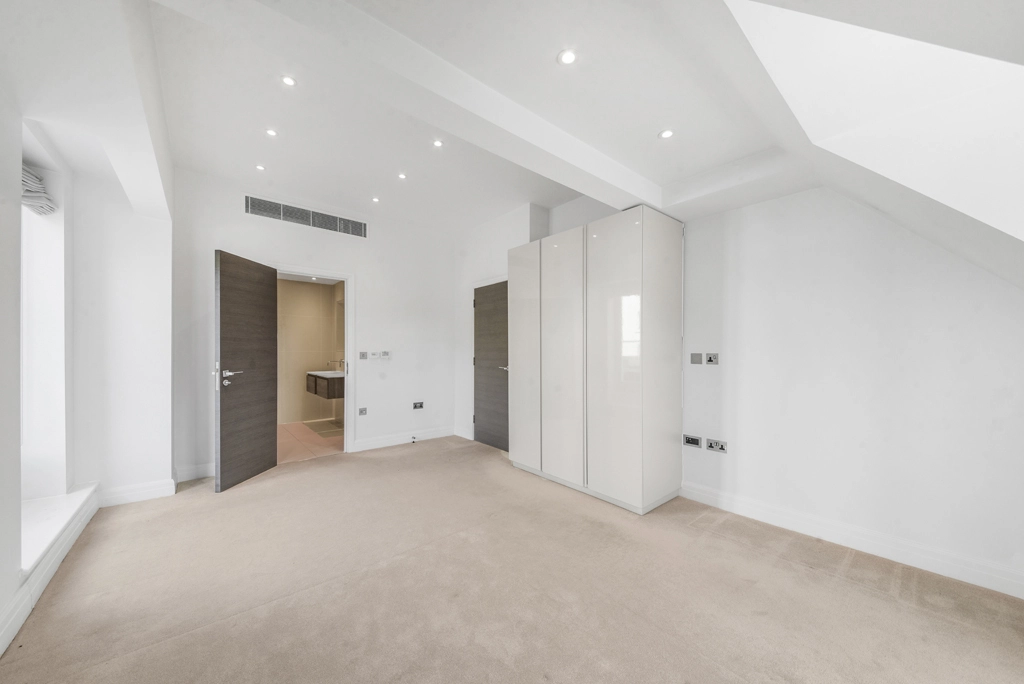 3 bedrooms apartments/flats for sale in Kew Bridge Road, Brentford - TW8 view 4