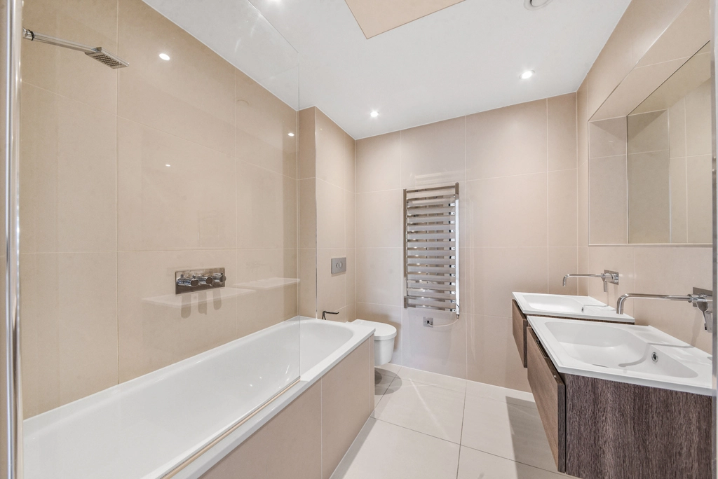 3 bedrooms apartments/flats for sale in Kew Bridge Road, Brentford - TW8 view 18