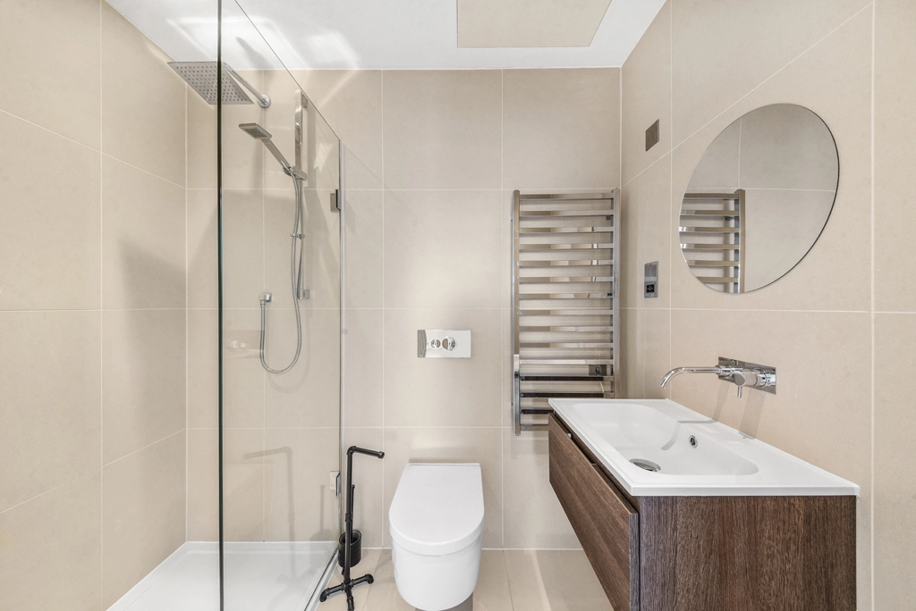 3 bedrooms apartments/flats for sale in Kew Bridge Road, Brentford - TW8 view 13