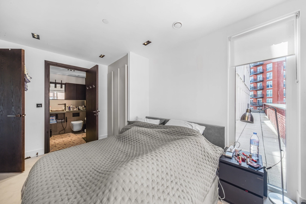 3 bedrooms apartments/flats for sale in Exchange Gardens, Vauxhall - SW8 view 19