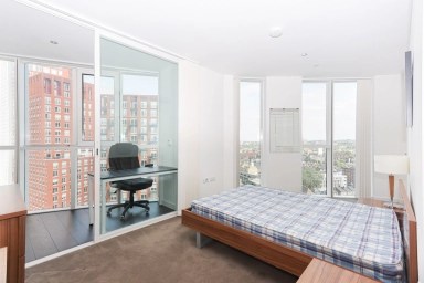 Wandsworth Road, Nine Elms - SW8 view 4