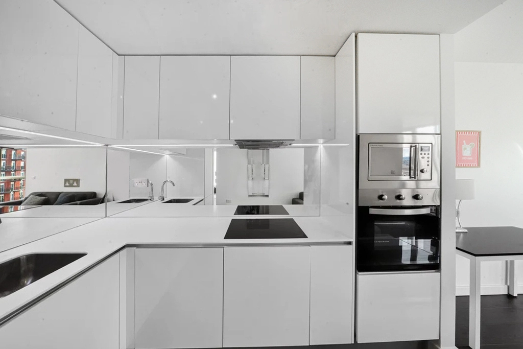 2 bedrooms apartments/flats for sale in Wandsworth Road, Nine Elms - SW8 view 4
