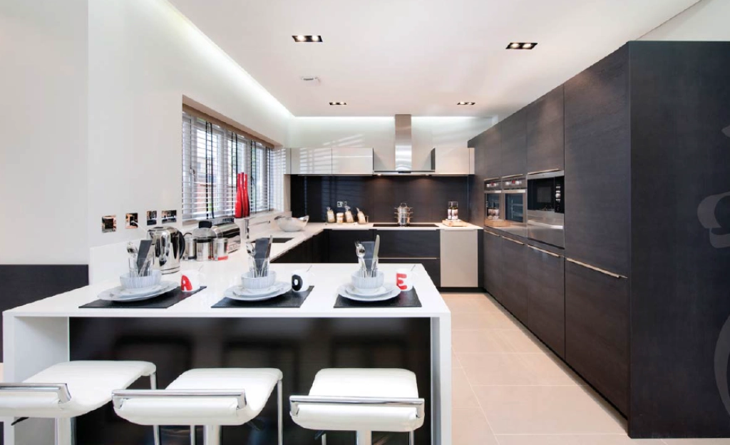 3 bedrooms apartments/flats for sale in Lucas Park Drive, Walton on the Hill - KT20 view 4