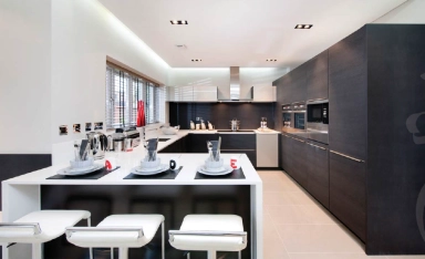 Lucas Park Drive, Walton on the Hill - KT20 view 4