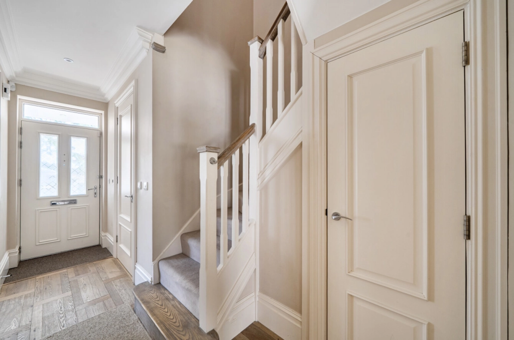 3 bedrooms houses for sale in Lucas Park Drive, Walton on the Hill - KT20 view 20