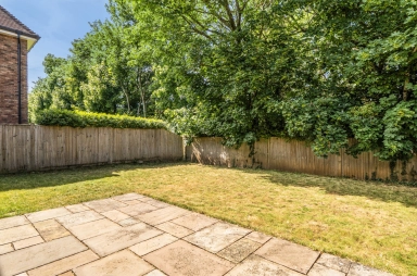 Lucas Park Drive, Walton on the Hill - KT20 view 14