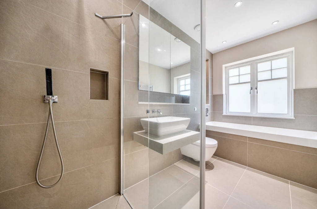 3 bedrooms houses for sale in Lucas Park Drive, Walton on the Hill - KT20 view 13