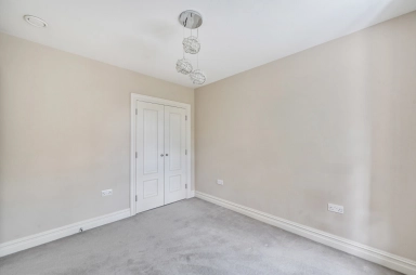 Lucas Park Drive, Walton on the Hill - KT20 view 12