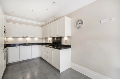 Lucas Park Drive, Walton on the Hill - KT20 view 10