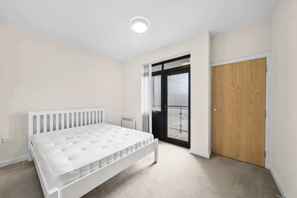 1 bedroom apartments/flats for sale in Cornell Square, Battersea - SW8 view 5