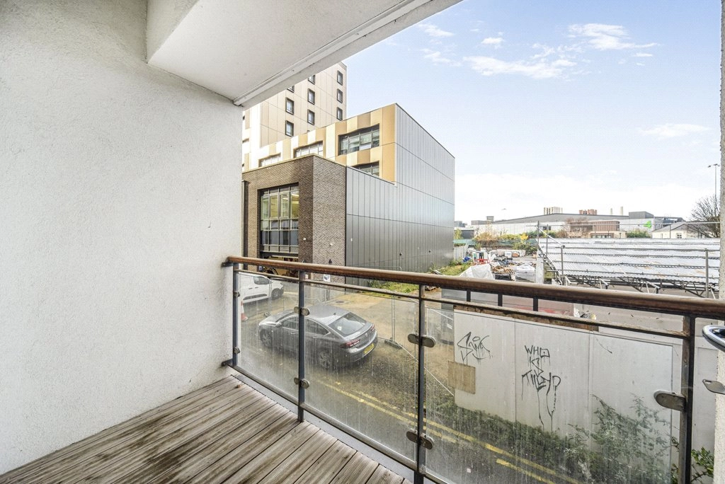 1 bedroom apartments/flats for sale in Cornell Square, Battersea - SW8 view 10