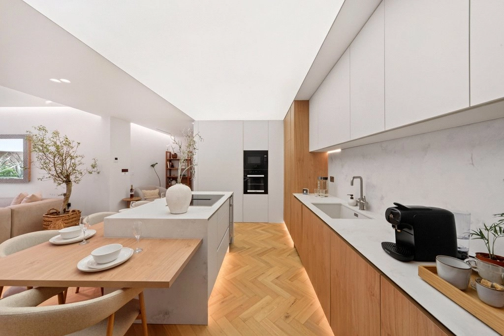 2 bedrooms apartments/flats for sale in Vinery Way, Hammersmith - W6 view 3