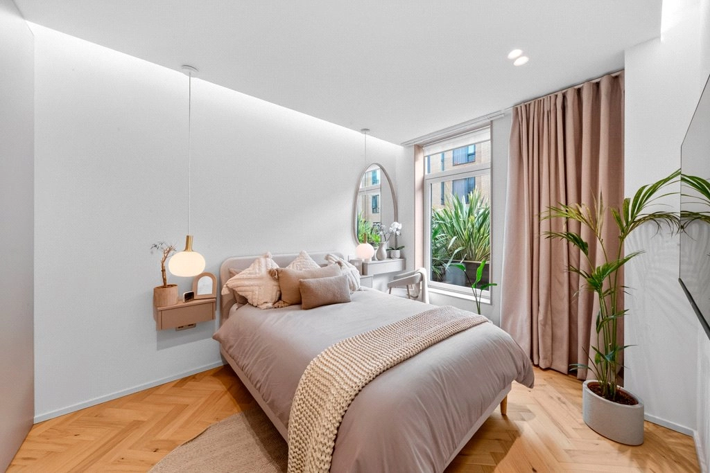 2 bedrooms apartments/flats for sale in Vinery Way, Hammersmith - W6 view 4