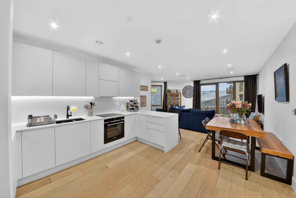 2 bedrooms apartments/flats for sale in Capital Interchange Way, Brentford - TW8 view 10