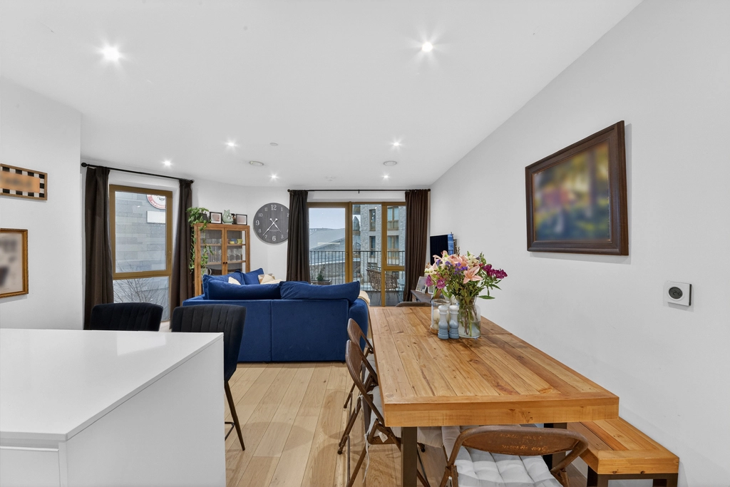 2 bedrooms apartments/flats for sale in Capital Interchange Way, Brentford - TW8 view 14