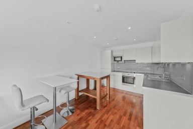 Holman Road, Battersea - SW11 view 9