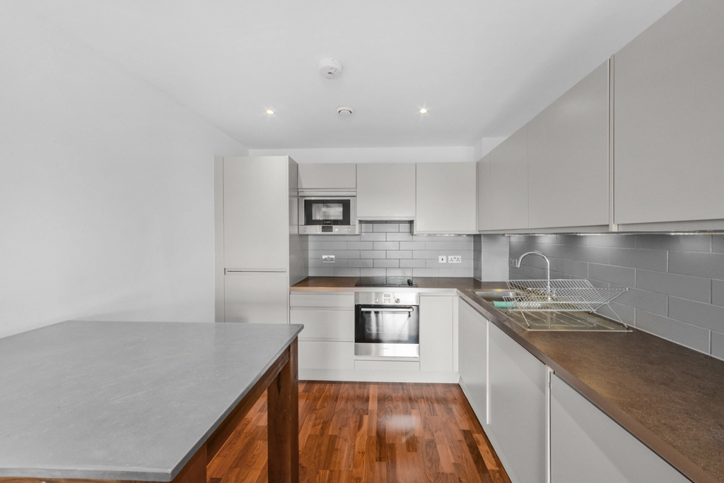 1 bedroom apartments/flats for sale in Holman Road, Battersea - SW11 view 4