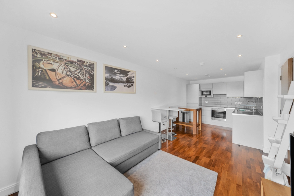 1 bedroom apartments/flats for sale in Holman Road, Battersea - SW11 view 3