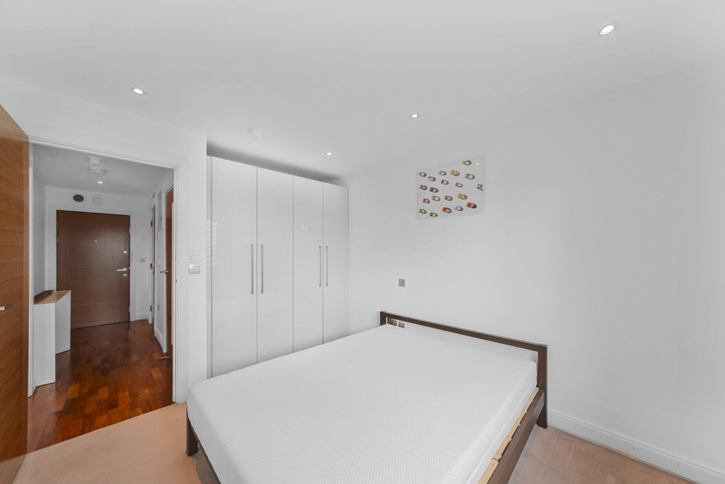 1 bedroom apartments/flats for sale in Holman Road, Battersea - SW11 view 11