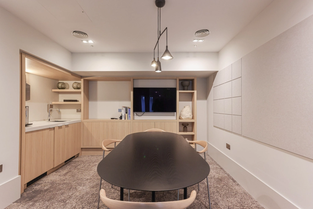 2 bedrooms apartments/flats for sale in Capital Interchange Way, Brentford - TW8 view 16