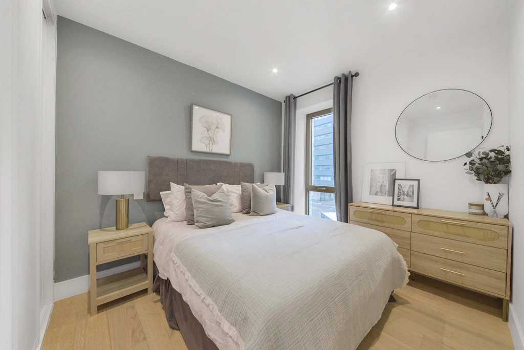 2 bedrooms apartments/flats for sale in Capital Interchange Way, Brentford - TW8 view 6