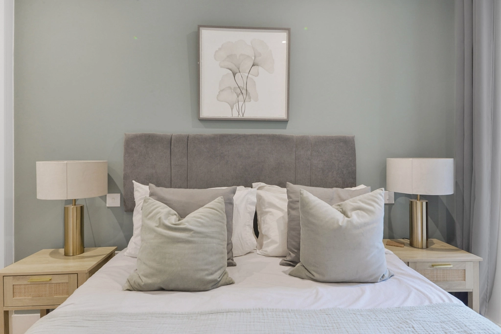 2 bedrooms apartments/flats for sale in Capital Interchange Way, Brentford - TW8 view 12