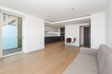 Kew Bridge Road, Brentford - TW8 view 9