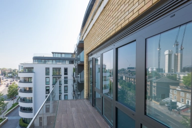 Kew Bridge Road, Brentford - TW8 view 7