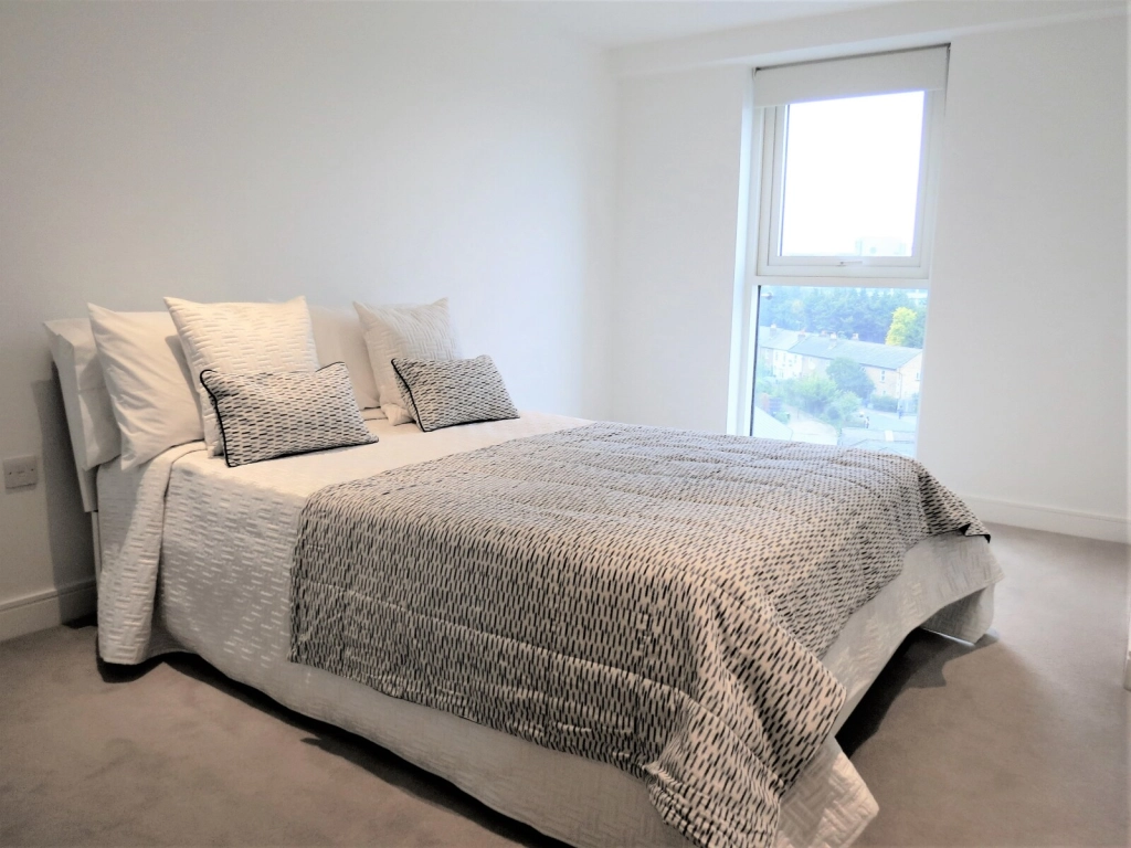 2 bedrooms apartments/flats for sale in Kew Bridge Road, Brentford - TW8 view 4