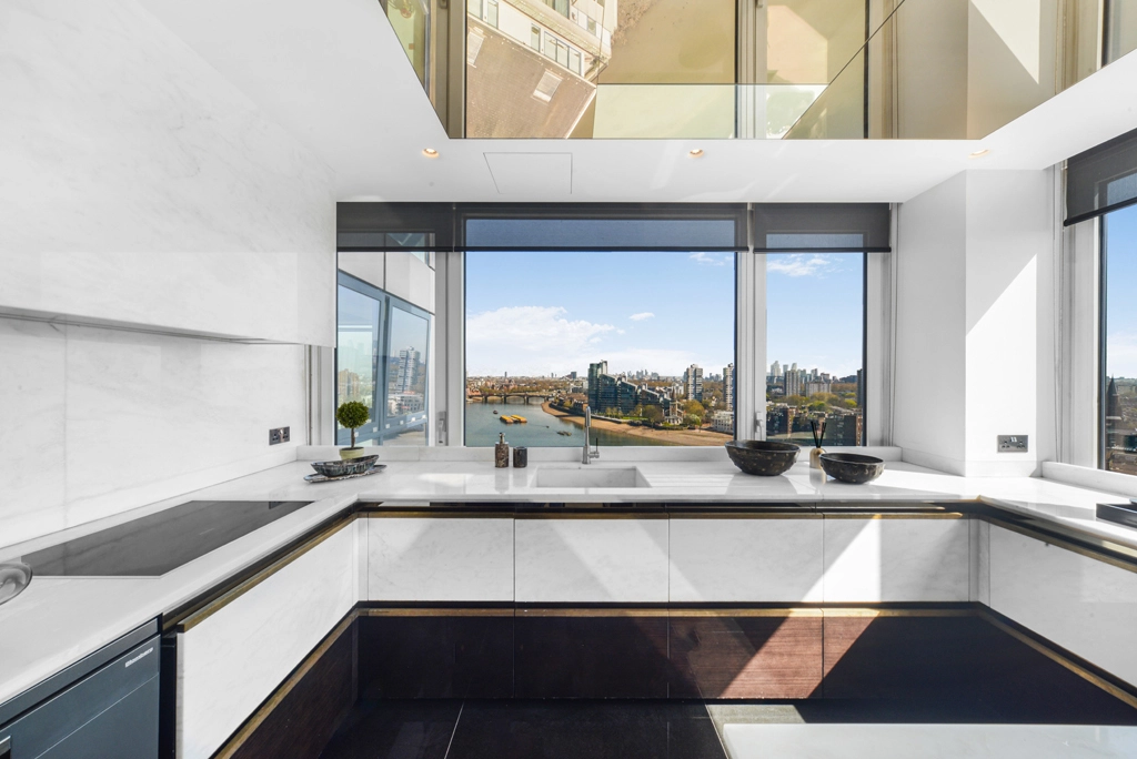 3 bedrooms apartments/flats for sale in The Belvedere, Chelsea Harbour - SW10 view 4