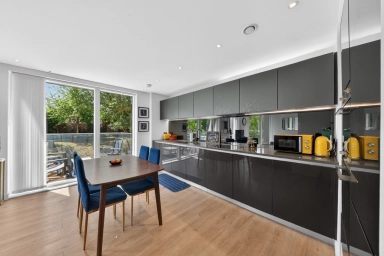 Heritage Place, Brentford - TW8 view 4