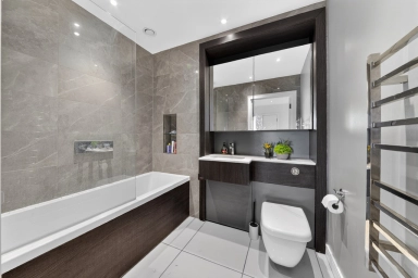 Heritage Place, Brentford - TW8 view 6