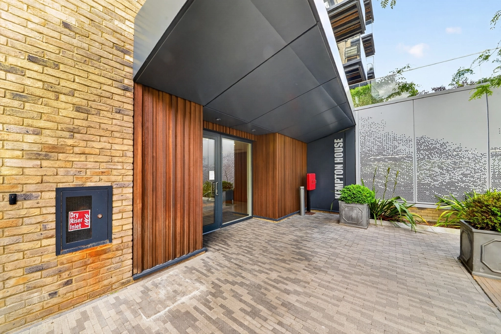 2 bedrooms apartments/flats for sale in Heritage Place, Brentford - TW8 view 8