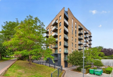 Heritage Place, Brentford - TW8 view 1