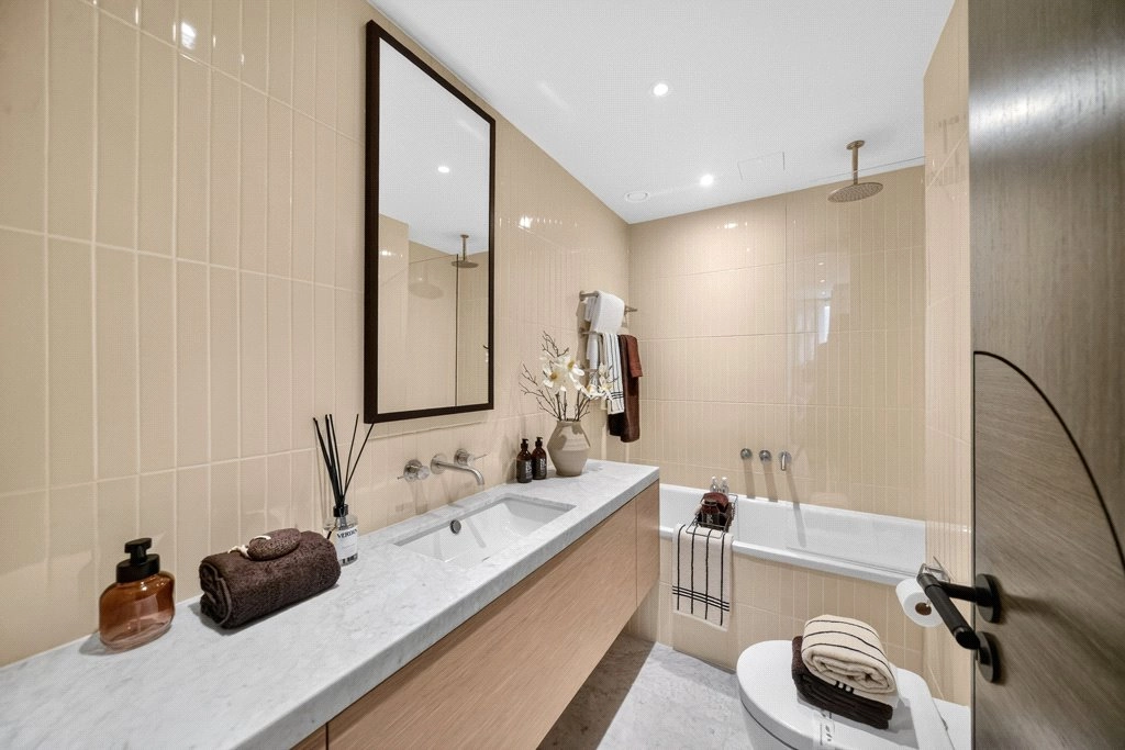 3 bedrooms apartments/flats for sale in Chelsea Waterfront, Chelsea - SW10 view 21