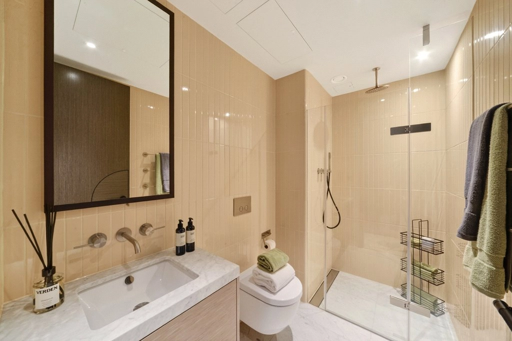 4 bedrooms apartments/flats for sale in Chelsea Waterfront, Chelsea - SW10 view 20