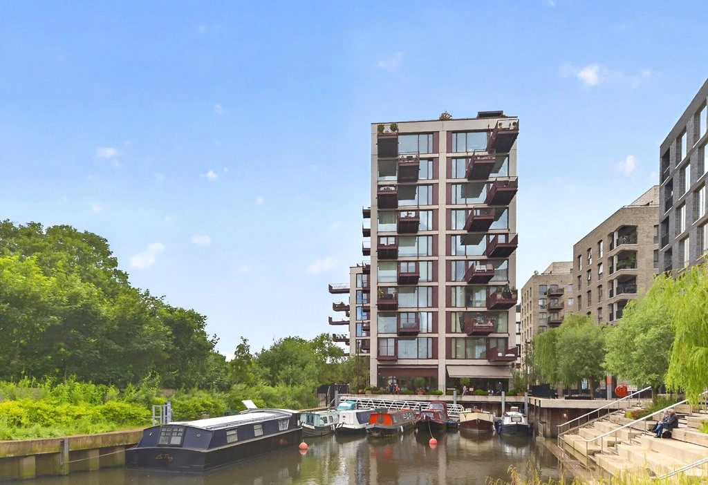2 bedrooms apartments/flats for sale in Brent Way, Brentford - TW8 view 16
