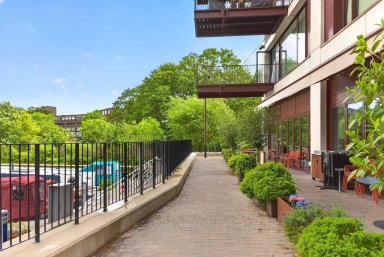 Brent Way, Brentford - TW8 view 18