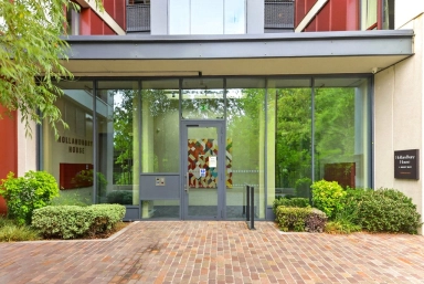 Brent Way, Brentford - TW8 view 8