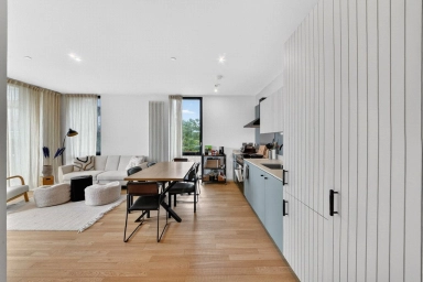 Brent Way, Brentford - TW8 view 14