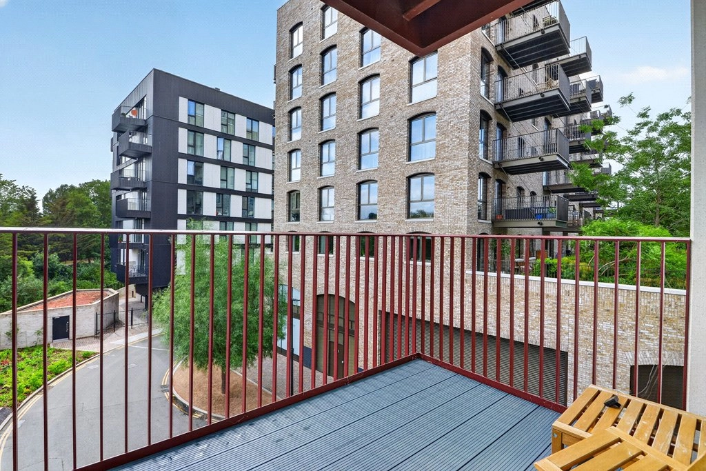 2 bedrooms apartments/flats for sale in Brent Way, Brentford - TW8 view 7