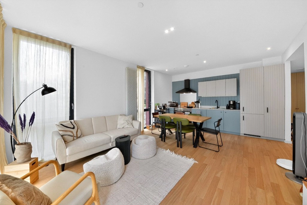 2 bedrooms apartments/flats for sale in Brent Way, Brentford - TW8 view 11