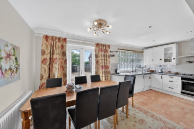 Boston Gardens, Brentford - TW8 view 17