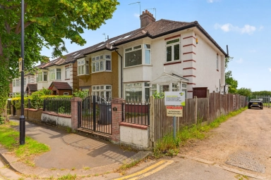 Boston Gardens, Brentford - TW8 view 8