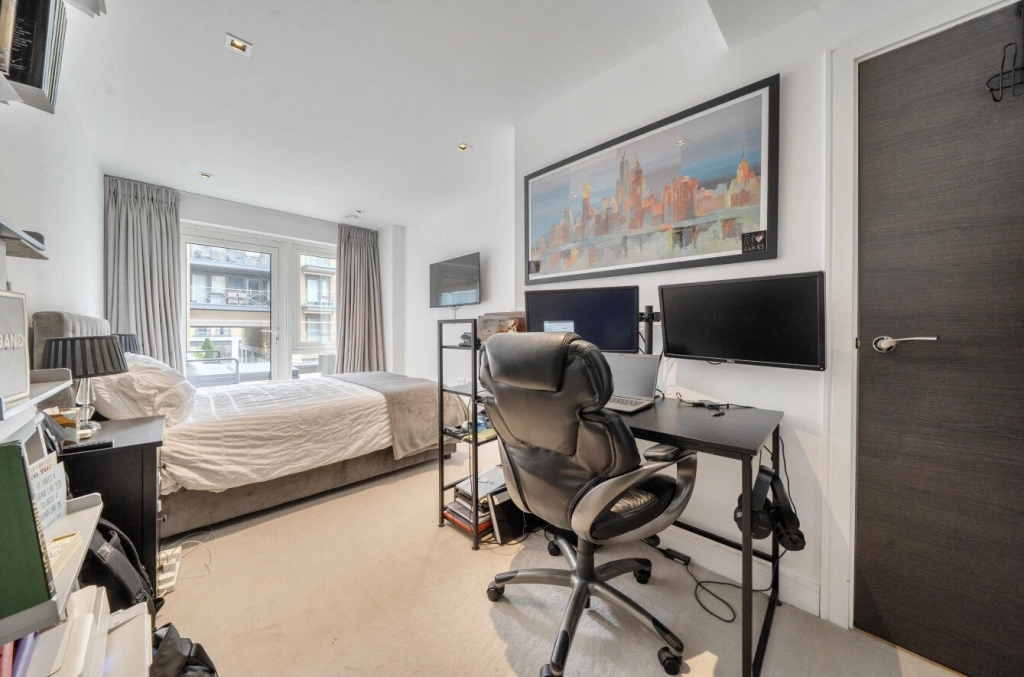 2 bedrooms apartments/flats for sale in Kew Bridge Road, Brentford - TW8 view 2