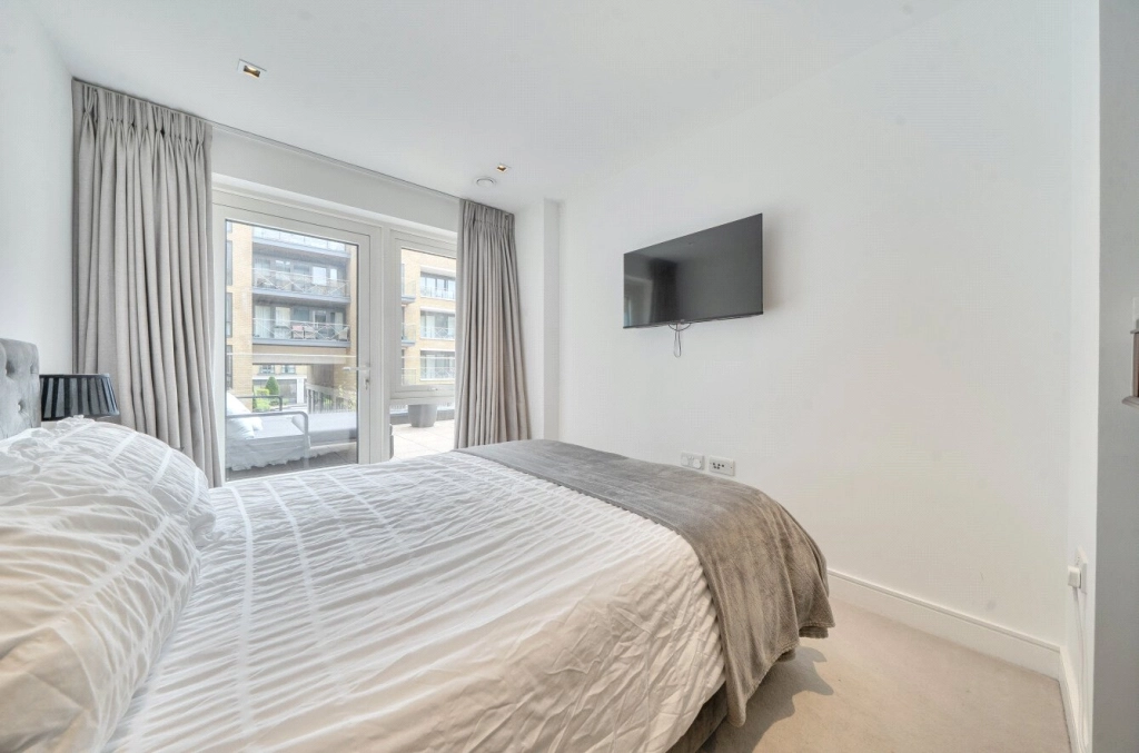 2 bedrooms apartments/flats for sale in Kew Bridge Road, Brentford - TW8 view 3