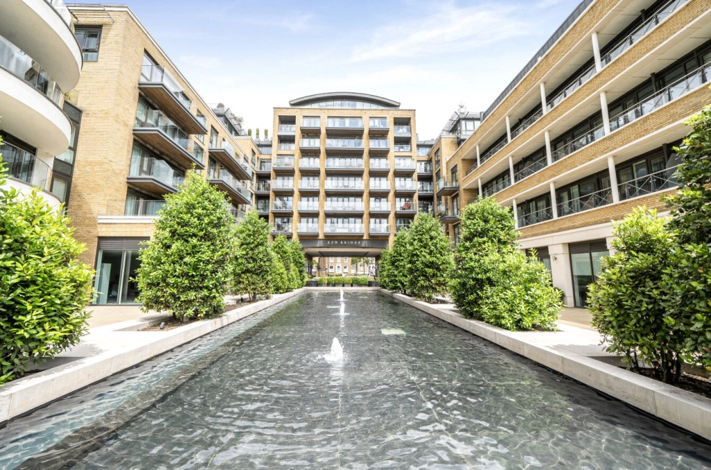 2 bedrooms apartments/flats for sale in Kew Bridge Road, Brentford - TW8 view 4