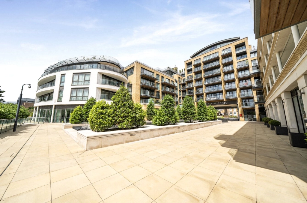 2 bedrooms apartments/flats for sale in Kew Bridge Road, Brentford - TW8 view 5